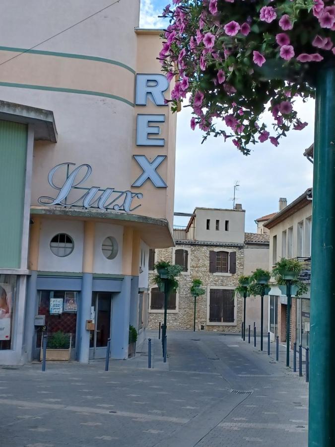 Little Pink House Valréas Exterior photo